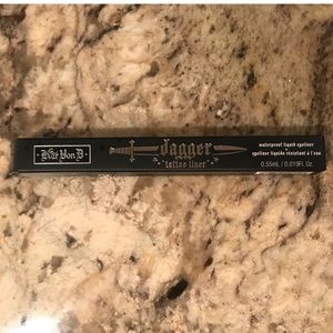 Kat Von D - Dagger Tattoo Liquid Liner in BLACK